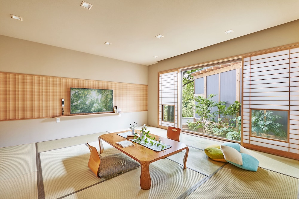 金泉露天風呂付ファミリースイートルーム　ひょうたん | 神戸有馬温泉 元湯 龍泉閣