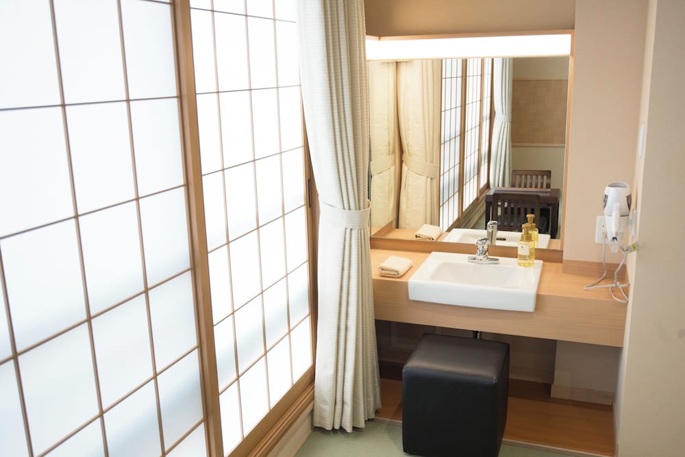 和室 布団 禁煙 シティビュー 客室2 | 神戸有馬温泉 元湯 龍泉閣