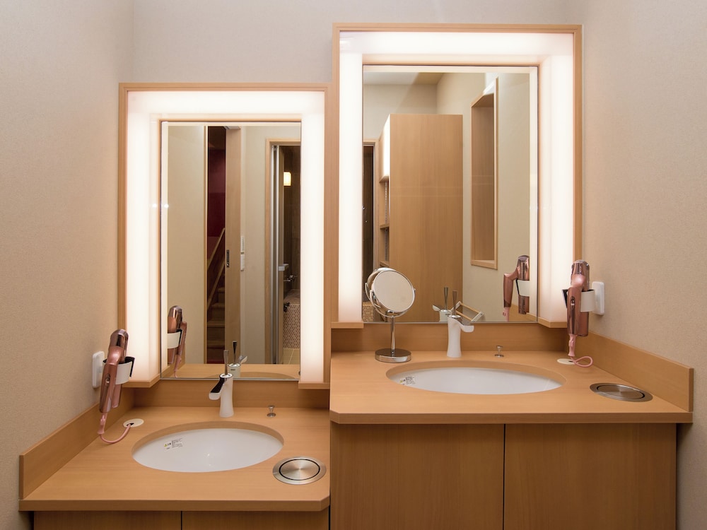 金泉露天風呂付ファミリースイートルーム　はな 客室の設備とサービス0 | 神戸有馬温泉 元湯 龍泉閣