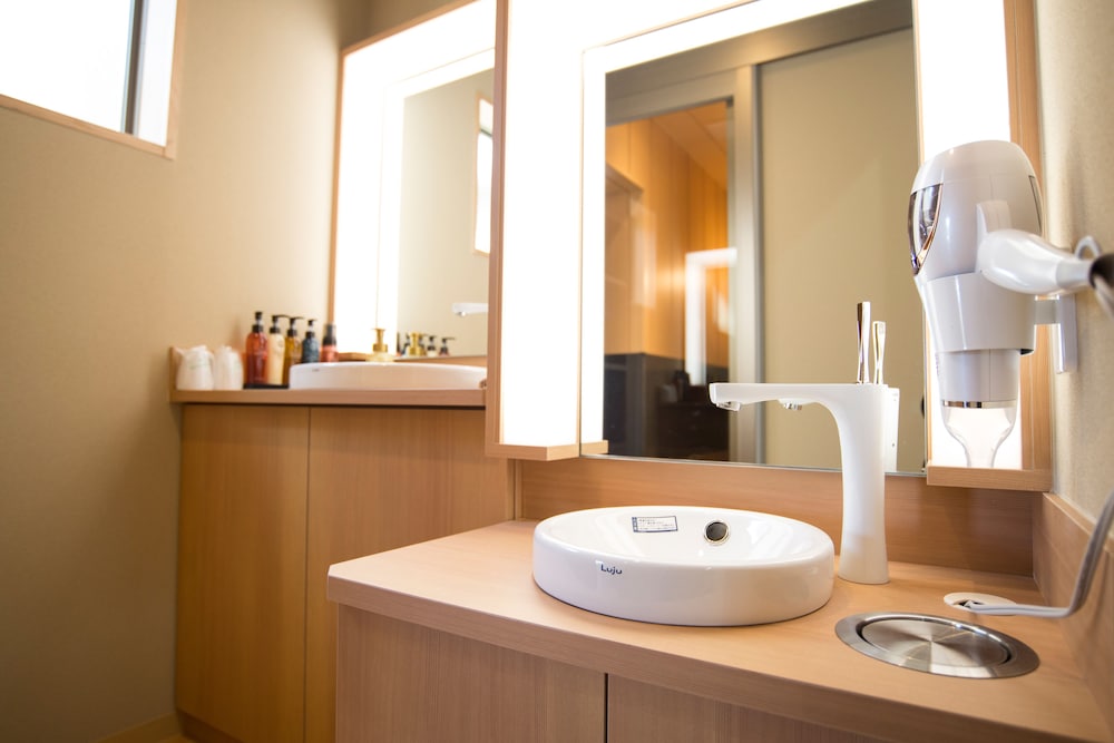 金泉露天風呂付ファミリースイートルーム　ひょうたん バスルーム1 | 神戸有馬温泉 元湯 龍泉閣