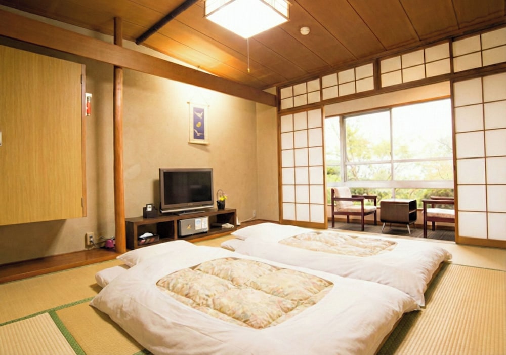 トラディショナル ルーム 布団 禁煙 客室2 | 神戸有馬温泉 元湯 龍泉閣