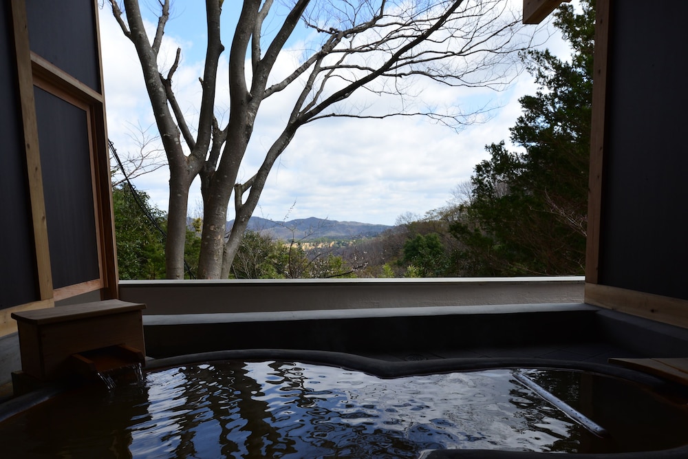 金泉露天風呂付ファミリースイートルーム　ひょうたん 部屋からの景観0 | 神戸有馬温泉 元湯 龍泉閣