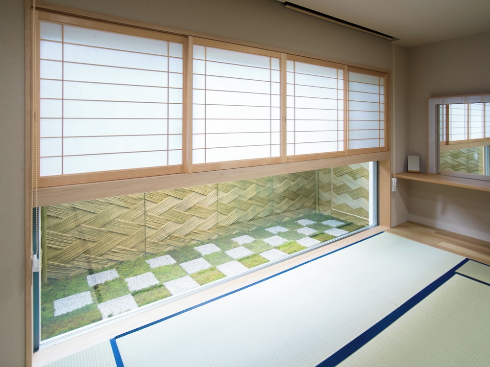 金泉露天風呂付ファミリースイートルーム　はな 客室3 | 神戸有馬温泉 元湯 龍泉閣