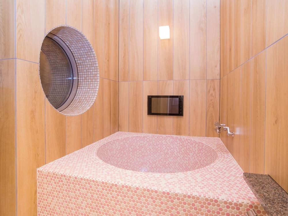 金泉露天風呂付ファミリースイートルーム　はな バスルーム1 | 神戸有馬温泉 元湯 龍泉閣