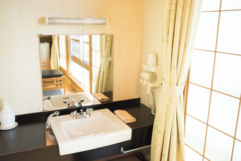 和室 布団 禁煙 客室1 | 神戸有馬温泉 元湯 龍泉閣