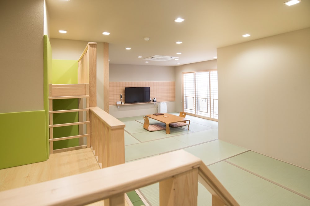 金泉露天風呂付ファミリースイートルーム　ひょうたん 客室5 | 神戸有馬温泉 元湯 龍泉閣