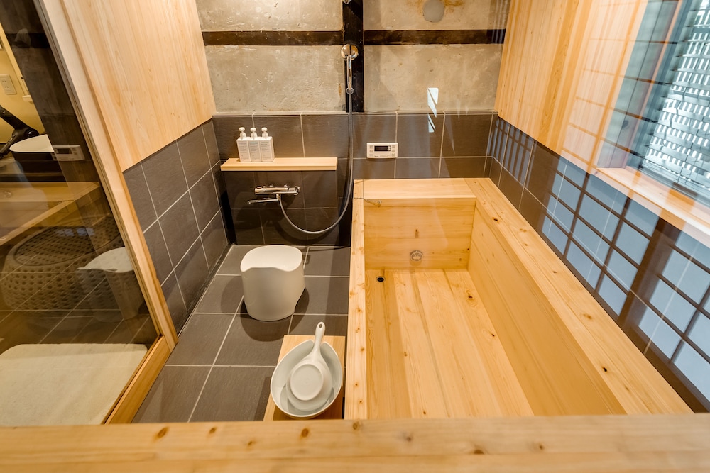 プレミア ツインルーム バスルーム0 | 竹田城 城下町ホテル EN