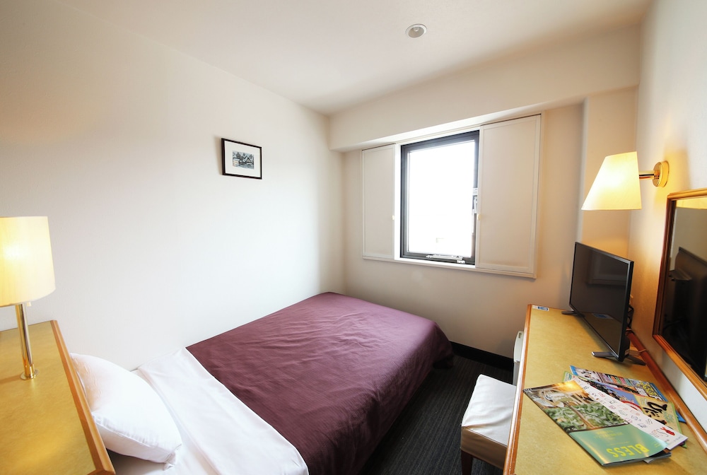 セミダブル ルーム(喫煙) 客室3 | カントリーホテル高山