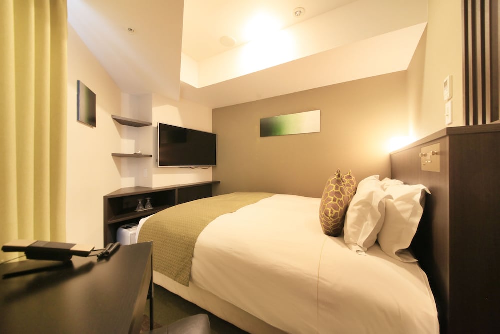 スーペリア クイーンルーム 禁煙 角部屋 (クイーンベッド1台) - Extrabed is from 3rd Adult 客室1 | センチュリオンホテル池袋