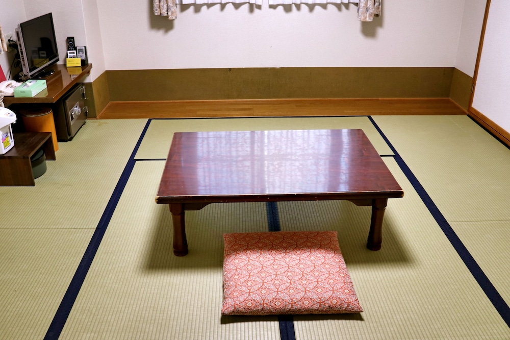 和室8畳 部屋からの景観1 | リゾートイン マリオンシナノ