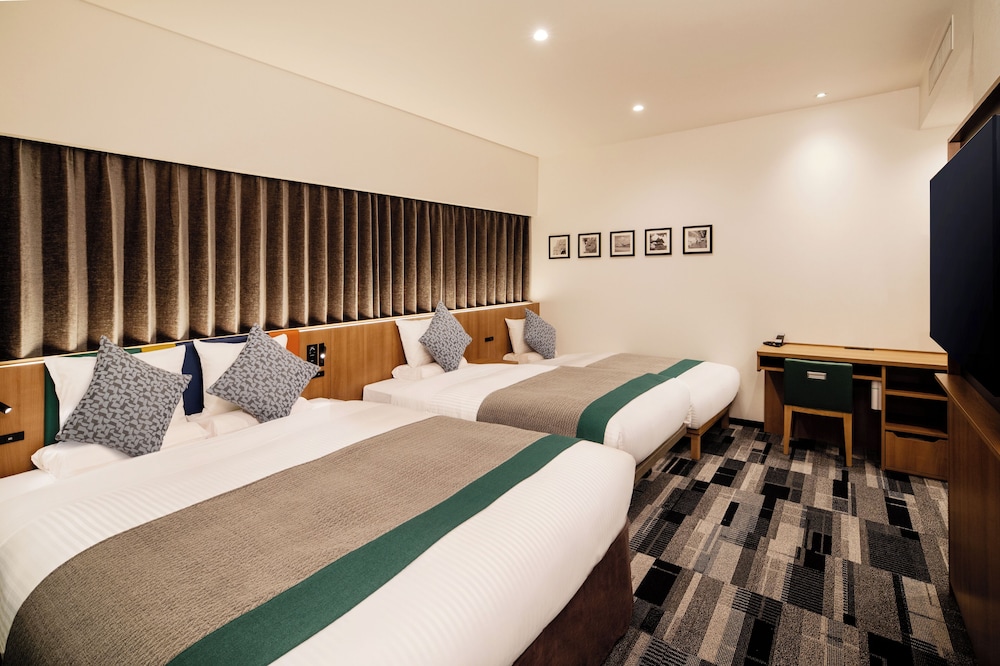 リニューアル アクセシブルクイーン エキストラベッド2台（禁煙） | ホテルマイステイズ福岡天神南