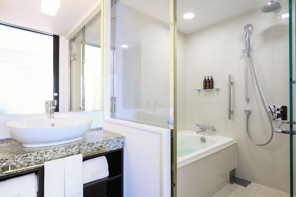 【禁煙】ドリームベッド デラックス ダブル バスルーム0 | ザ ロイヤルパーク キャンバス 名古屋