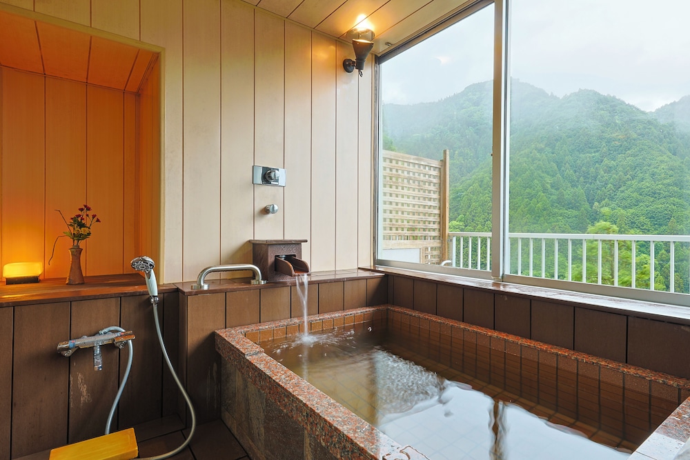 和風クワドラプルルーム 禁煙 | 火の谷温泉 美杉リゾート