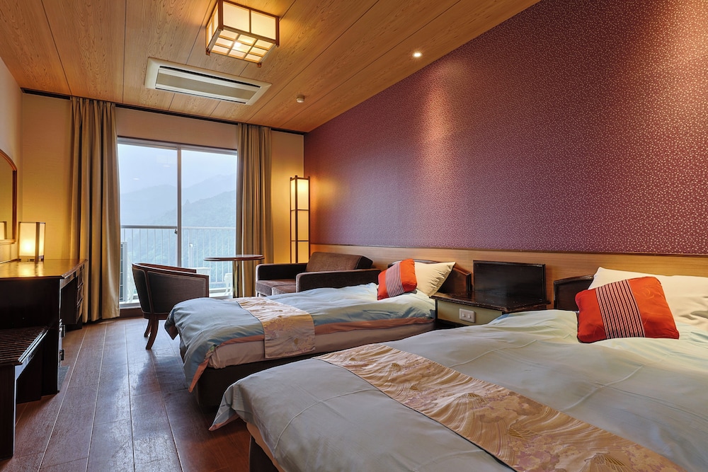 デラックス ツインルーム | 火の谷温泉 美杉リゾート