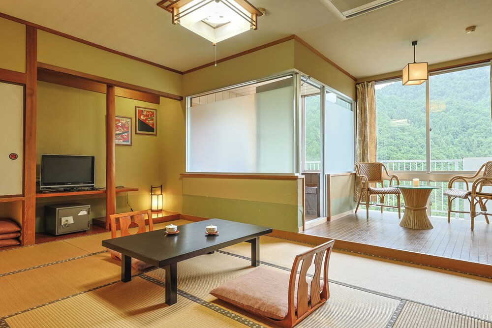 和風クワドラプルルーム 禁煙 客室1 | 火の谷温泉 美杉リゾート