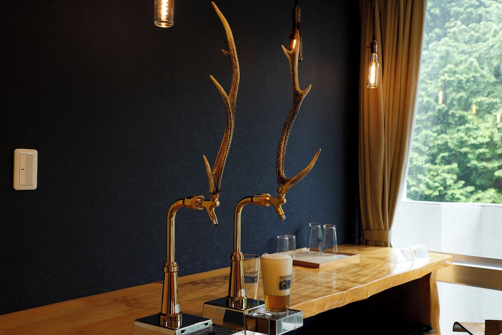 デラックス 4 人部屋 客室1 | 火の谷温泉 美杉リゾート