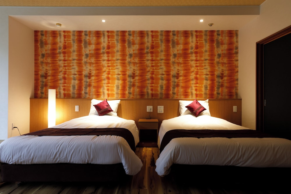 デラックス 4 人部屋 客室2 | 火の谷温泉 美杉リゾート