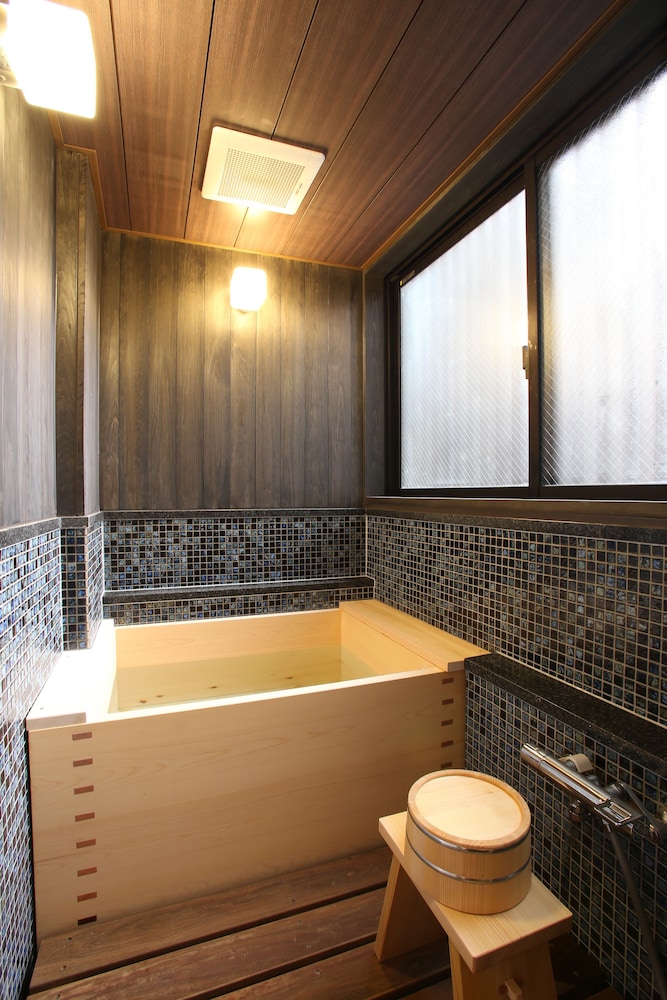 Japanese Traditional Room : 2 meals (No Child Allowed, Check in until 7pm) 客室1 | 和鹿彩 別邸