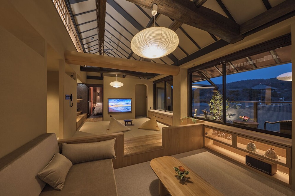 Japanese Style Room With Open-Air Bath (Room #403) : 2 meals (No Child Allowed, Check in until 7pm) | 和鹿彩 別邸