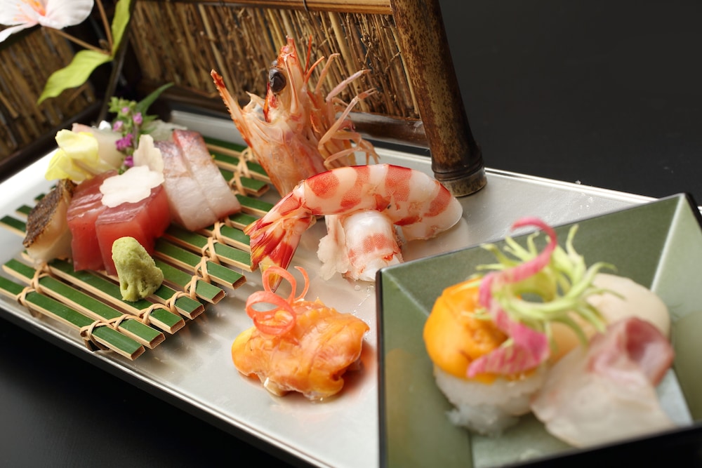 Japanese Traditional Room : 2 meals (No Child Allowed, Check in until 7pm) 客室3 | 和鹿彩 別邸