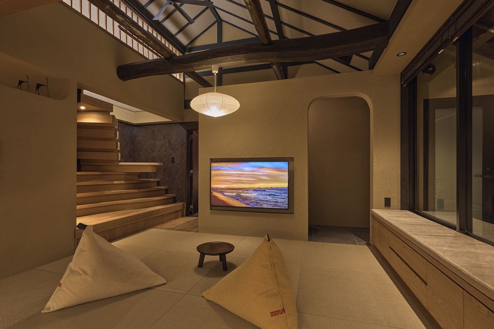 Japanese Style Room With Open-Air Bath (Room #403) : 2 meals (No Child Allowed, Check in until 7pm) 客室9 | 和鹿彩 別邸