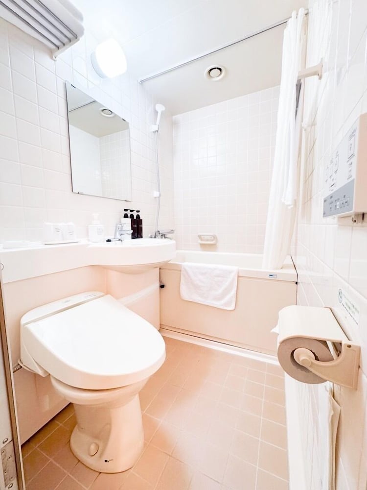 ダブルルーム 喫煙可 バスルーム0 | 宇和島オリエンタルホテル