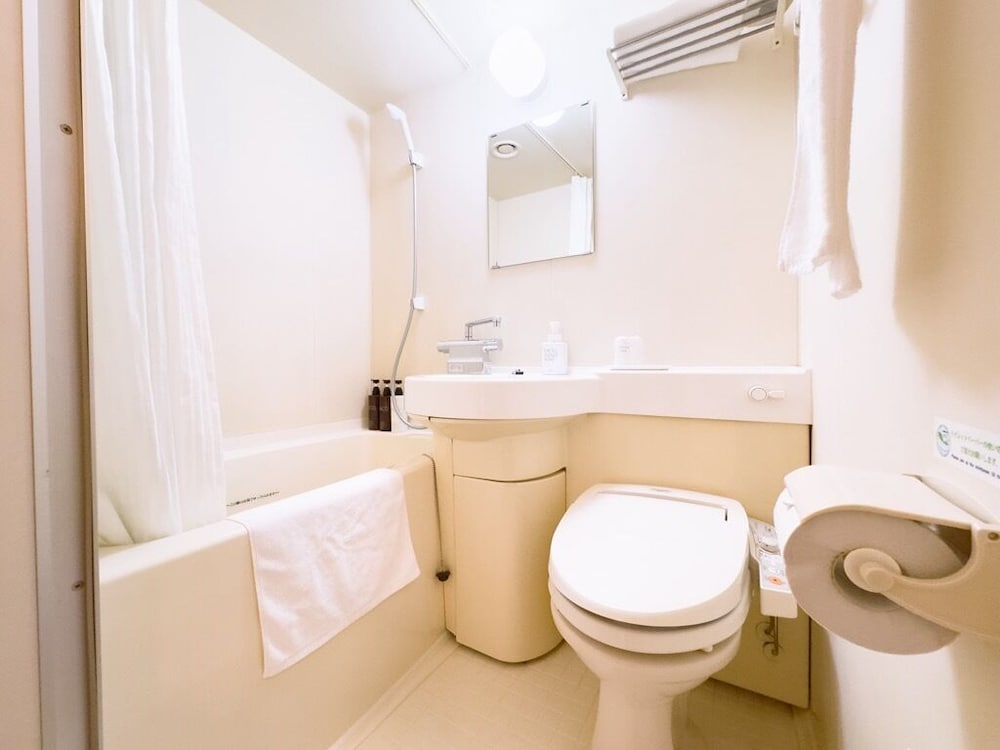 セミダブルルーム 喫煙可 バスルーム0 | 宇和島オリエンタルホテル