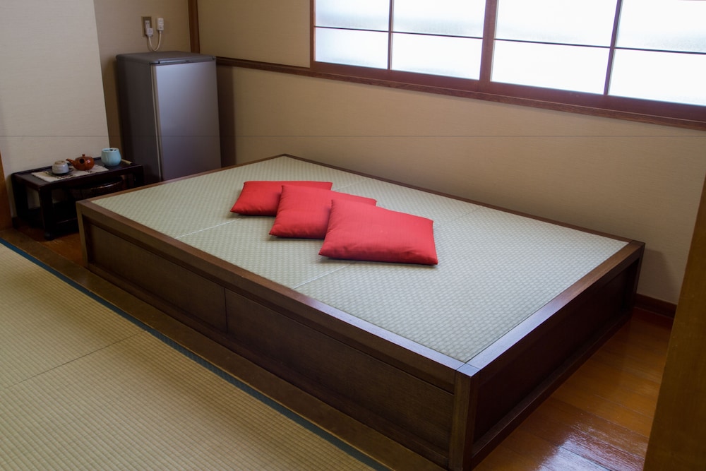 和室(12畳) 禁煙 客室1 | 和風旅館扇松園