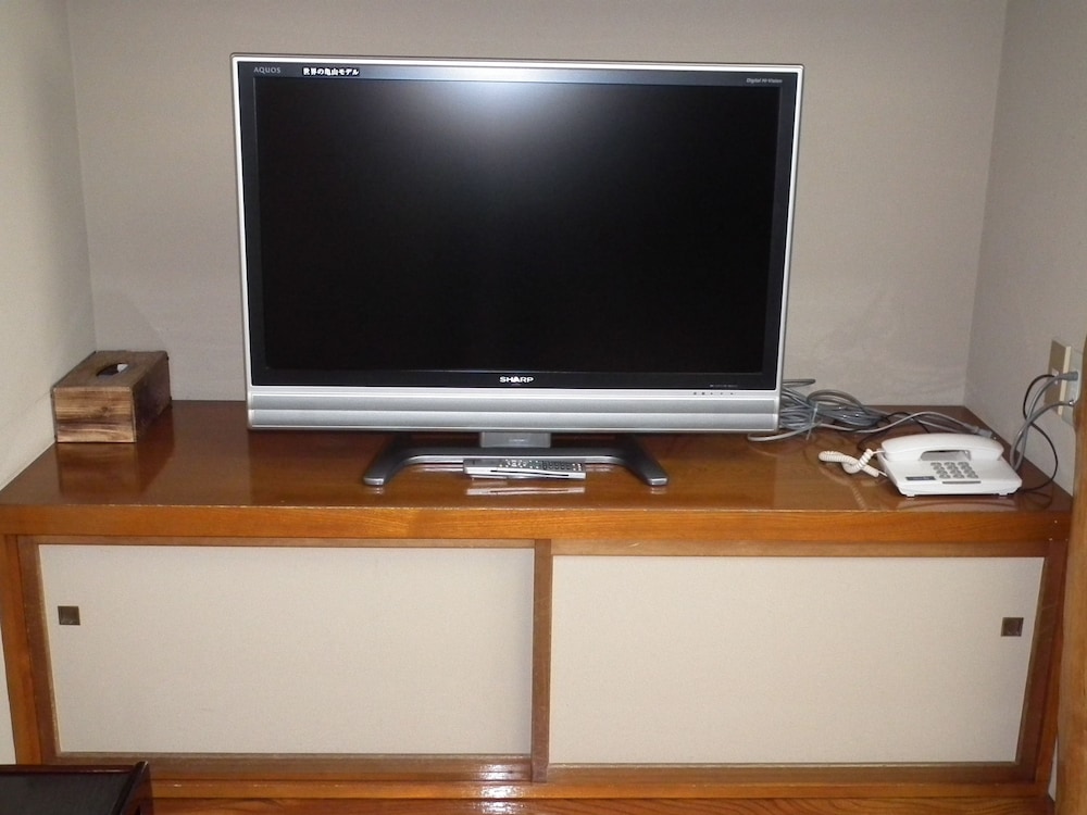 和室(12畳) 禁煙 客室内のダイニングエリア0 | 和風旅館扇松園