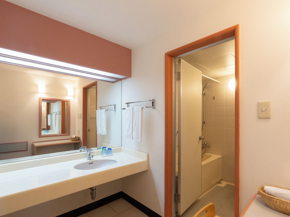 [禁煙] デラックスツイン オーシャンビュー バスルーム0 | ホテルアトールエメラルド宮古島