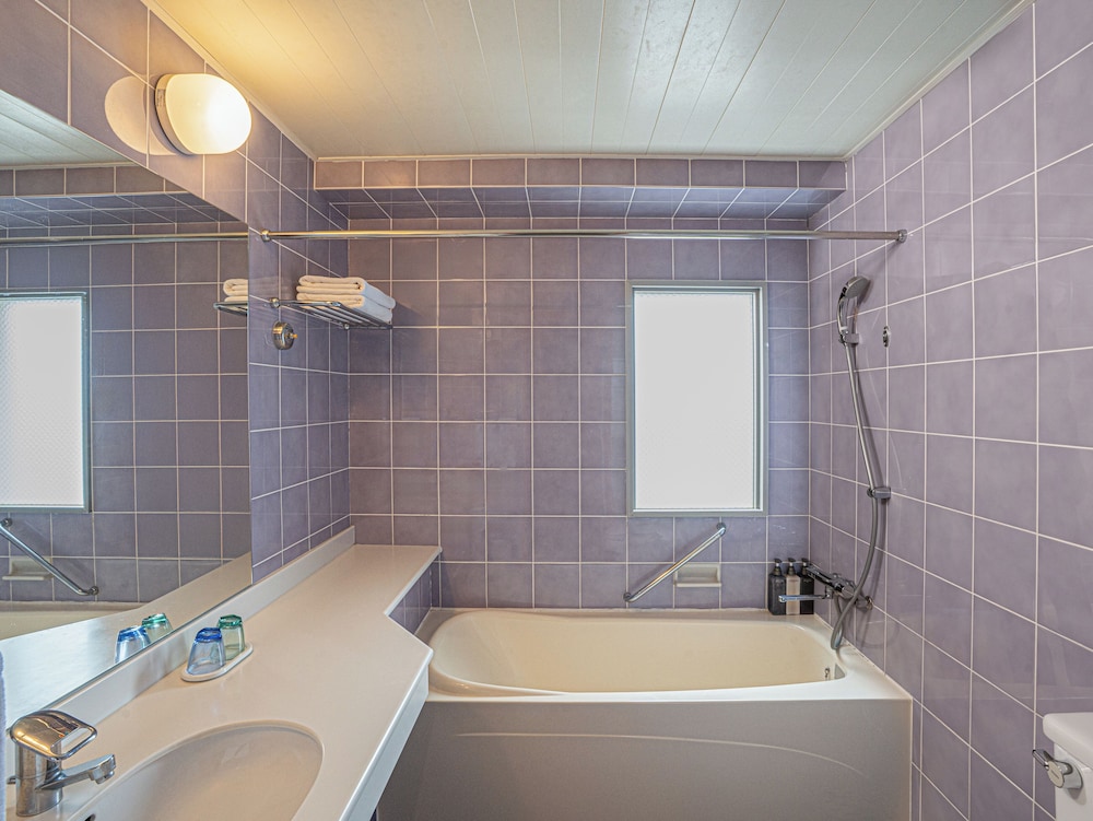 [禁煙] ハリウッドツイン バスルーム0 | ホテルアトールエメラルド宮古島