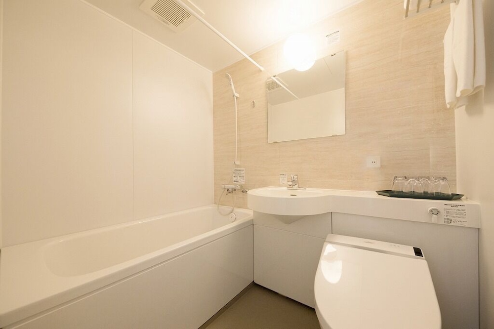 和洋室 禁煙 バスルーム0 | スマイルホテル宮古島