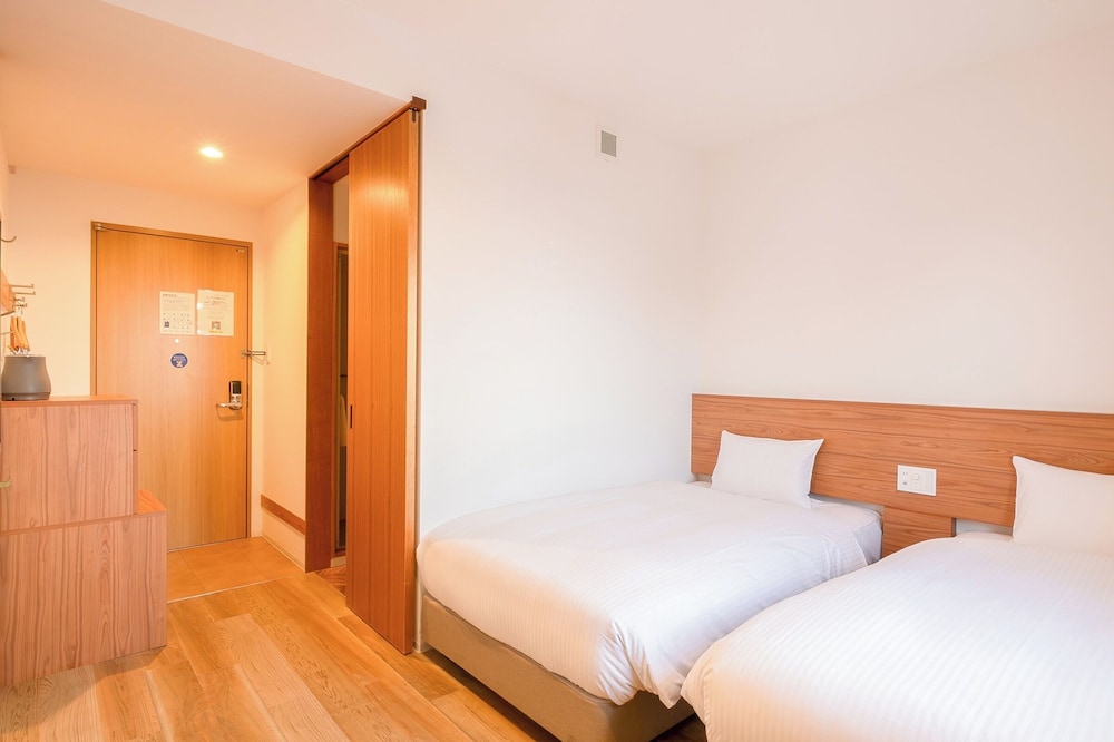 ツインルームA 禁煙 客室3 | スマイルホテル宮古島