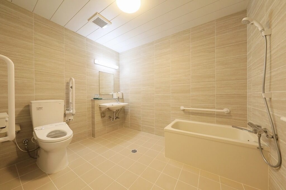 ユニバーサルルーム 禁煙 バスルーム0 | スマイルホテル宮古島