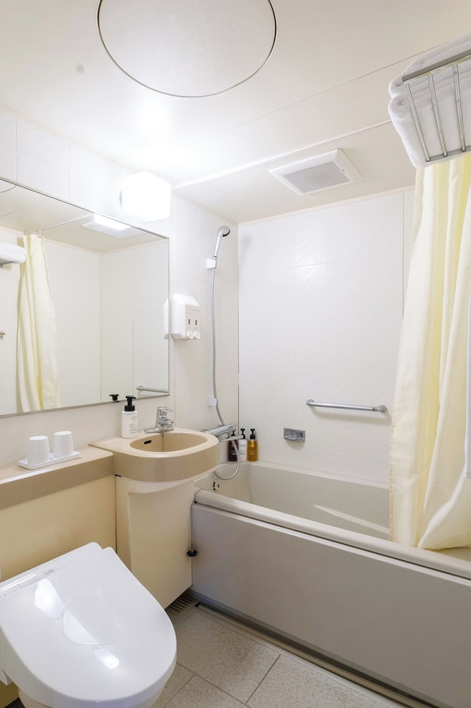 ダブルルーム 禁煙 バスルーム0 | スマイルホテル宮古島