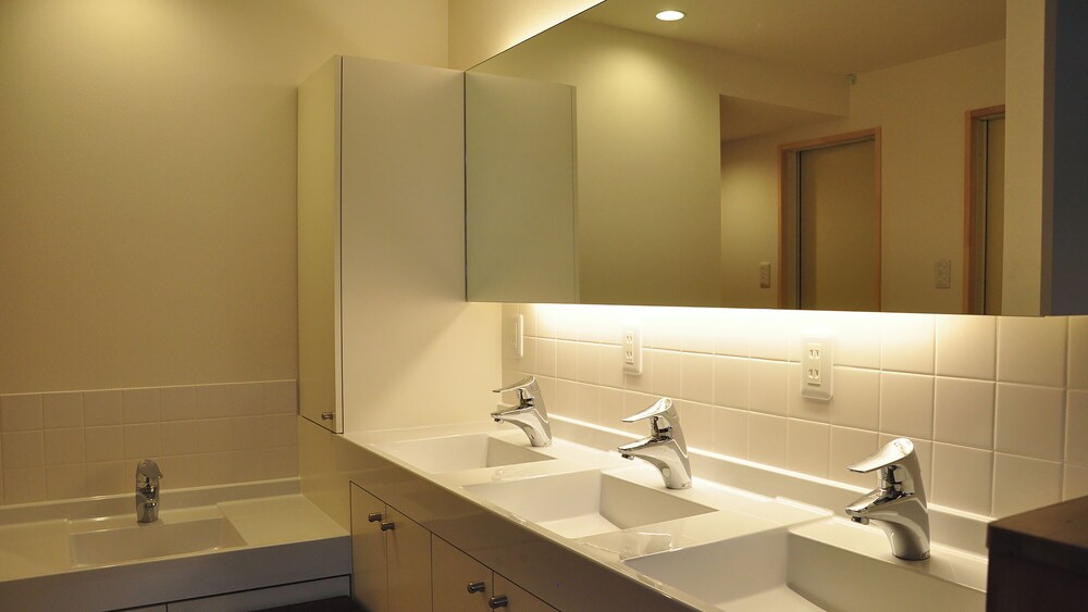 Traditional Triple with Shared Bath バスルーム0 | ゲストハウス ソイ