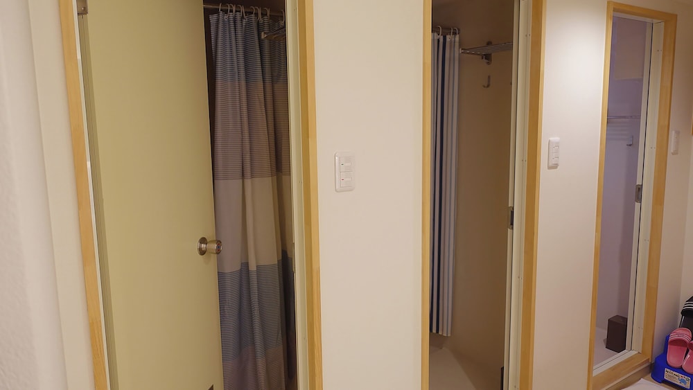 Traditional Triple with Shared Bath バスルーム1 | ゲストハウス ソイ