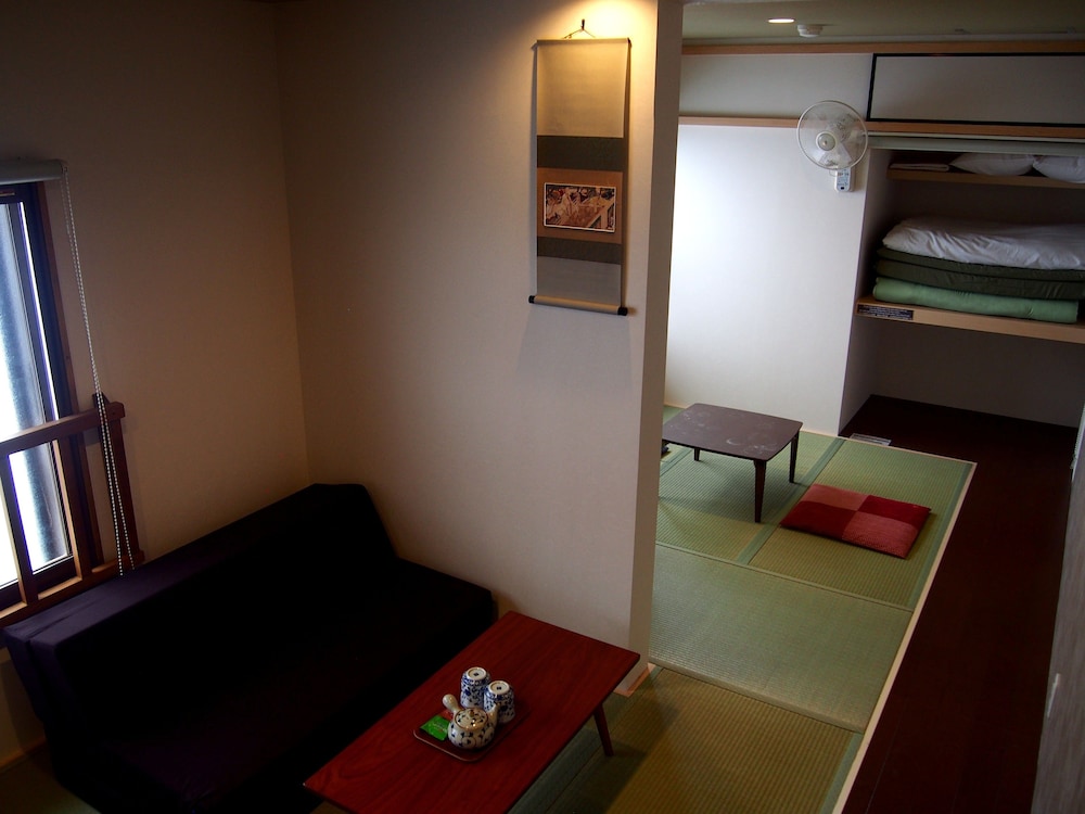 Traditional Triple with Shared Bath 客室4 | ゲストハウス ソイ