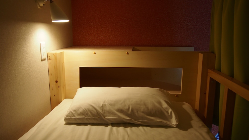 Quadruple Bunk Bed with Bath 客室2 | ゲストハウス ソイ