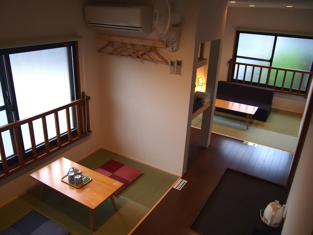 Traditional Triple with Shared Bath 客室1 | ゲストハウス ソイ