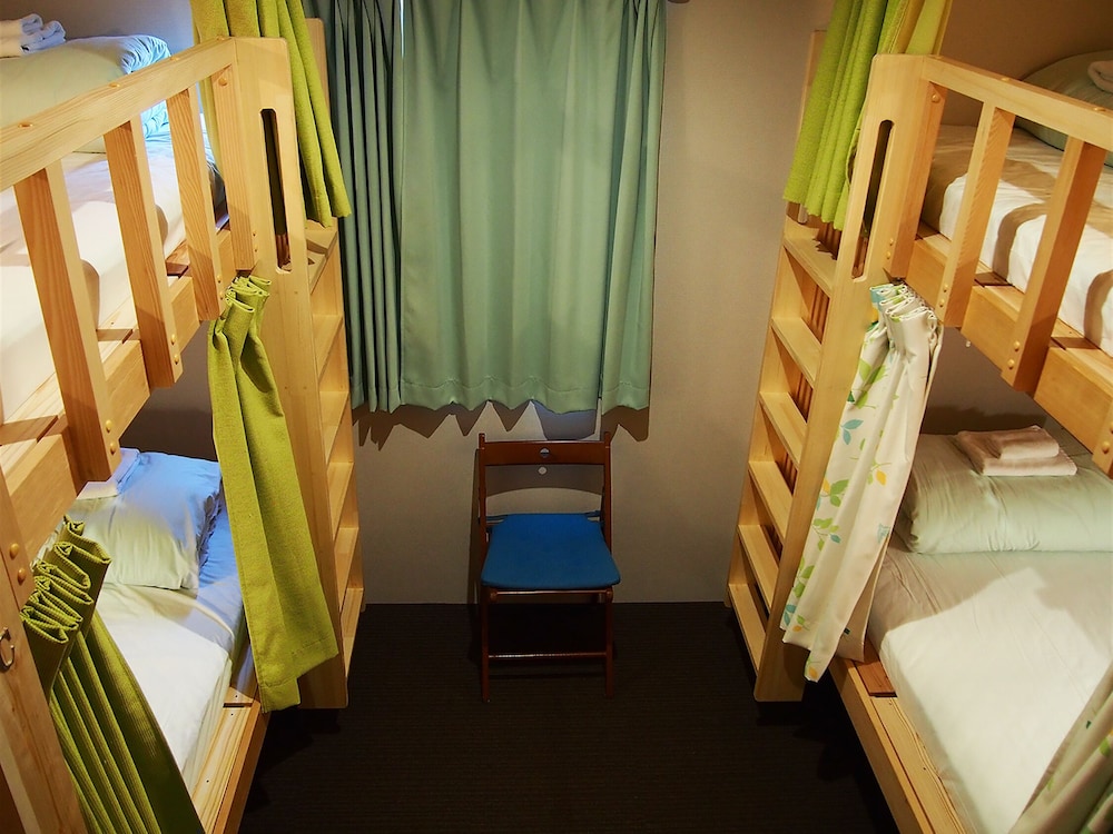 Quadruple Bunk Bed with Bath 客室1 | ゲストハウス ソイ