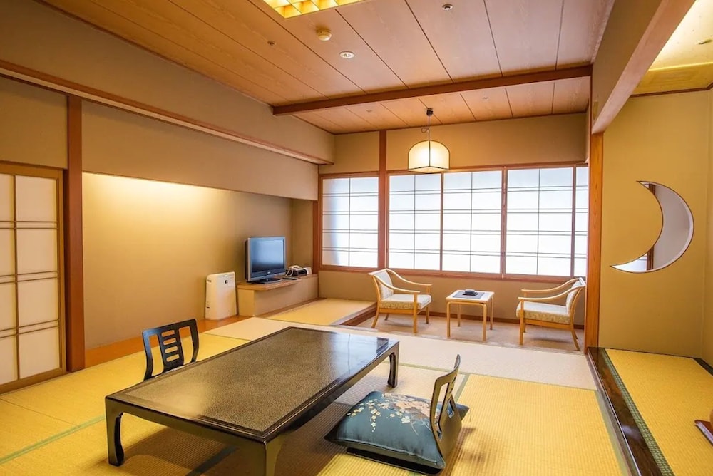 街側 和室 二食付き | ホテル河鹿荘
