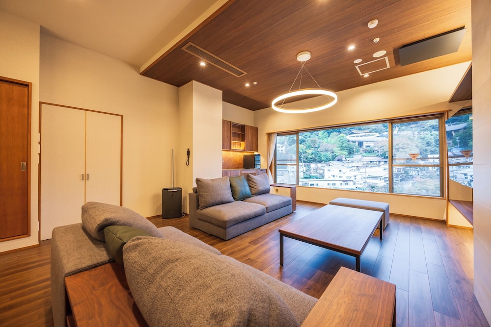 特別フロア- IKOI 憩 - [大観] 川側 温泉内風呂付特別室和洋室 客室4 | ホテル河鹿荘