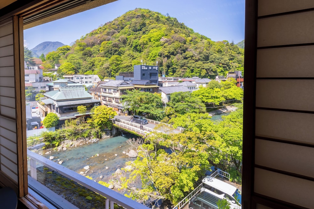 川側 和室12畳 客室1 | ホテル河鹿荘