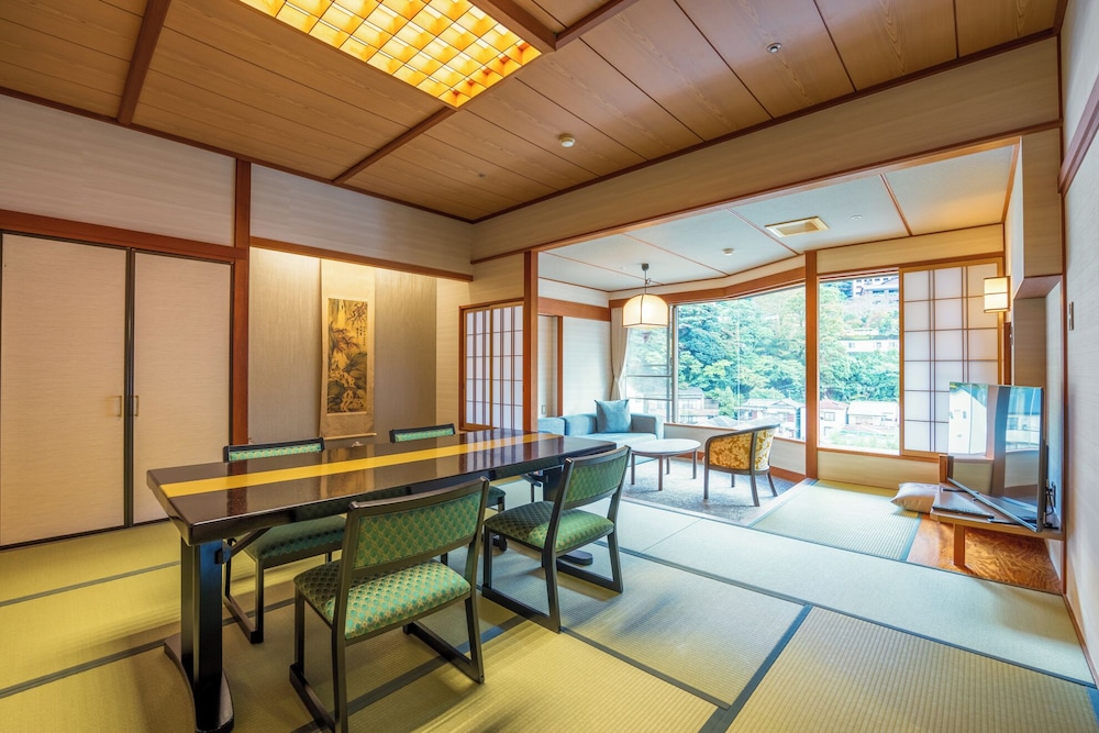 [喜咲] 川側 かけ流し露天風呂付和室 広々12.5帖 (48平米) | ホテル河鹿荘