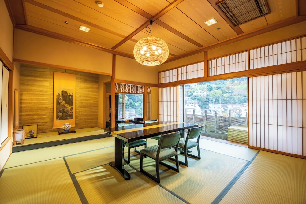 特別フロア- IKOI 憩 - [大観] 川側 温泉内風呂付特別室和洋室 客室5 | ホテル河鹿荘