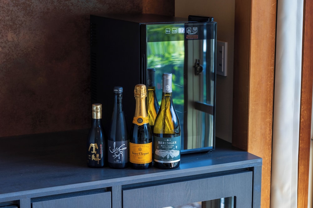 特別フロア-IKOI 憩-[飛天] 川側 温泉露天風呂付特別室和洋室 客室1 | ホテル河鹿荘