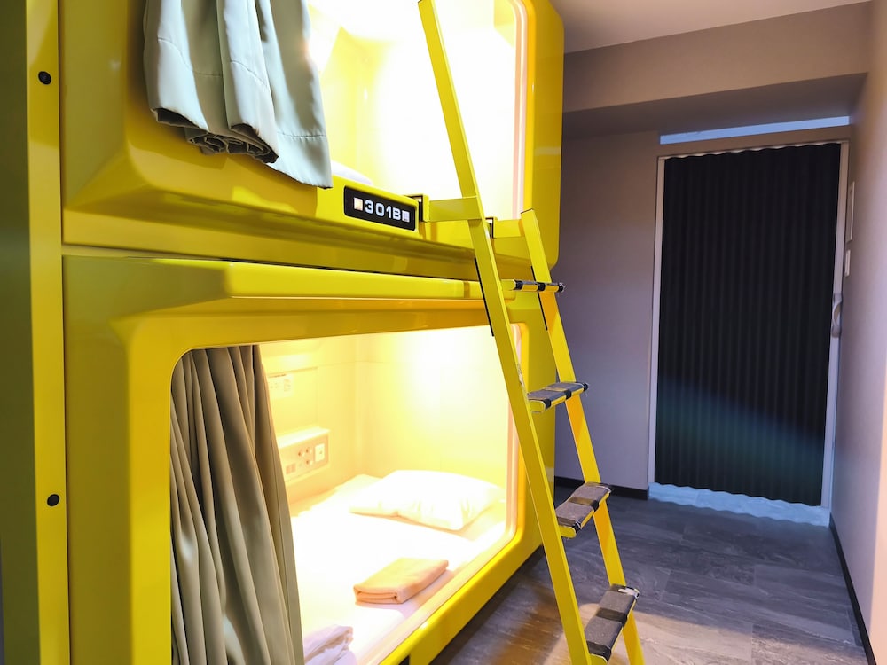 カプセルツインルーム [リノベーション] 共用バスルーム 禁煙 | 新今宮ホテル