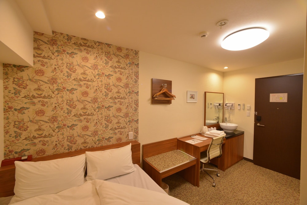 レギュラー ダブルルーム 禁煙 別館 (LCH 2nd) 客室2 | KARIYUSHI LCH.Izumizaki 県庁前