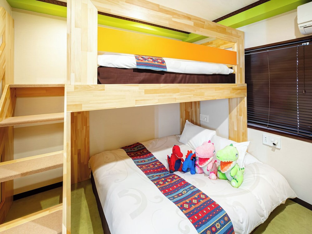 スタンダードルーム ロフトベッド 禁煙 (お酒飲み放題、軽食無料) | アンダの森 大阪天王寺タワー